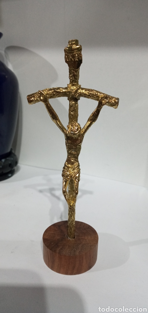 Arte: CRUCIFIJO DORADO CON BASE DE MADERA.14CM. - Foto 6