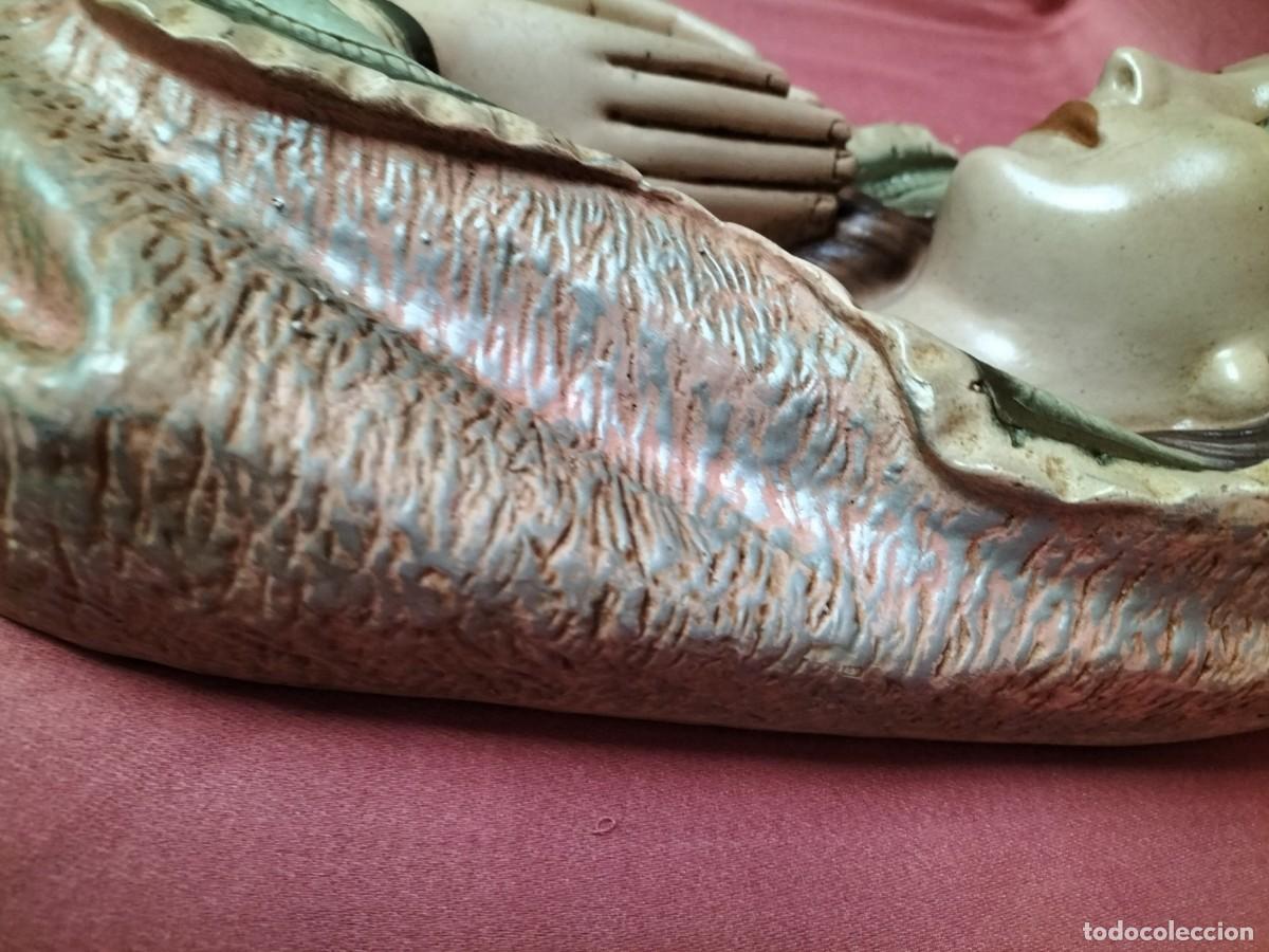 Arte: Virgen rezando de pasta blanca - Foto 4