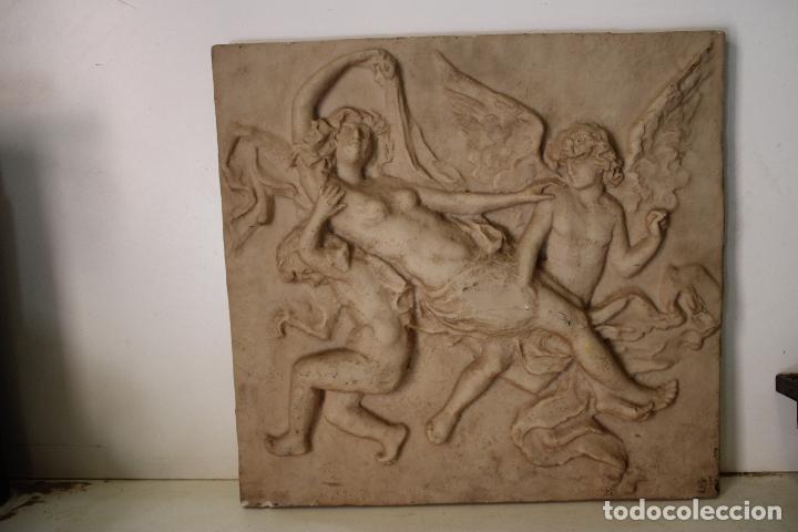 Arte: relieve de angeles - Foto 1