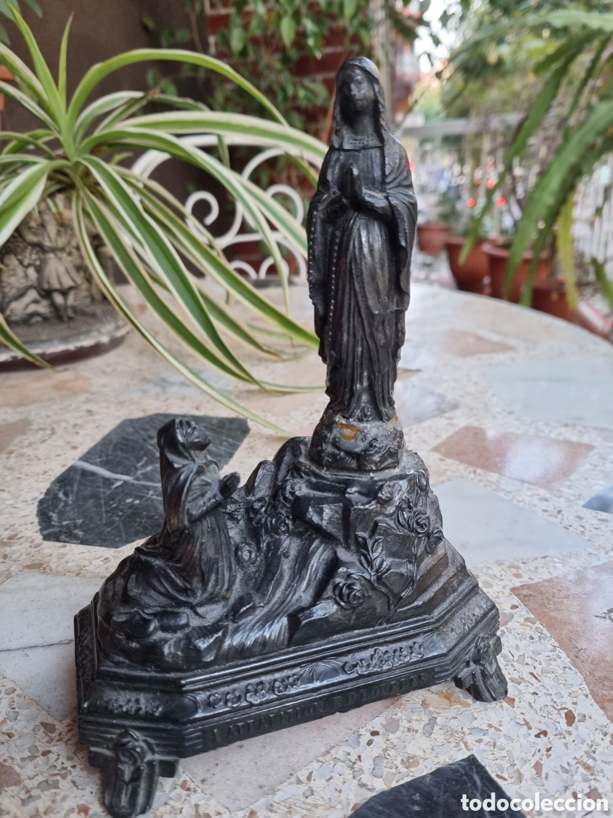 Arte: Virgen de Lourdes con Bernardette. Imagen religiosa muy antigua. Arte religioso.