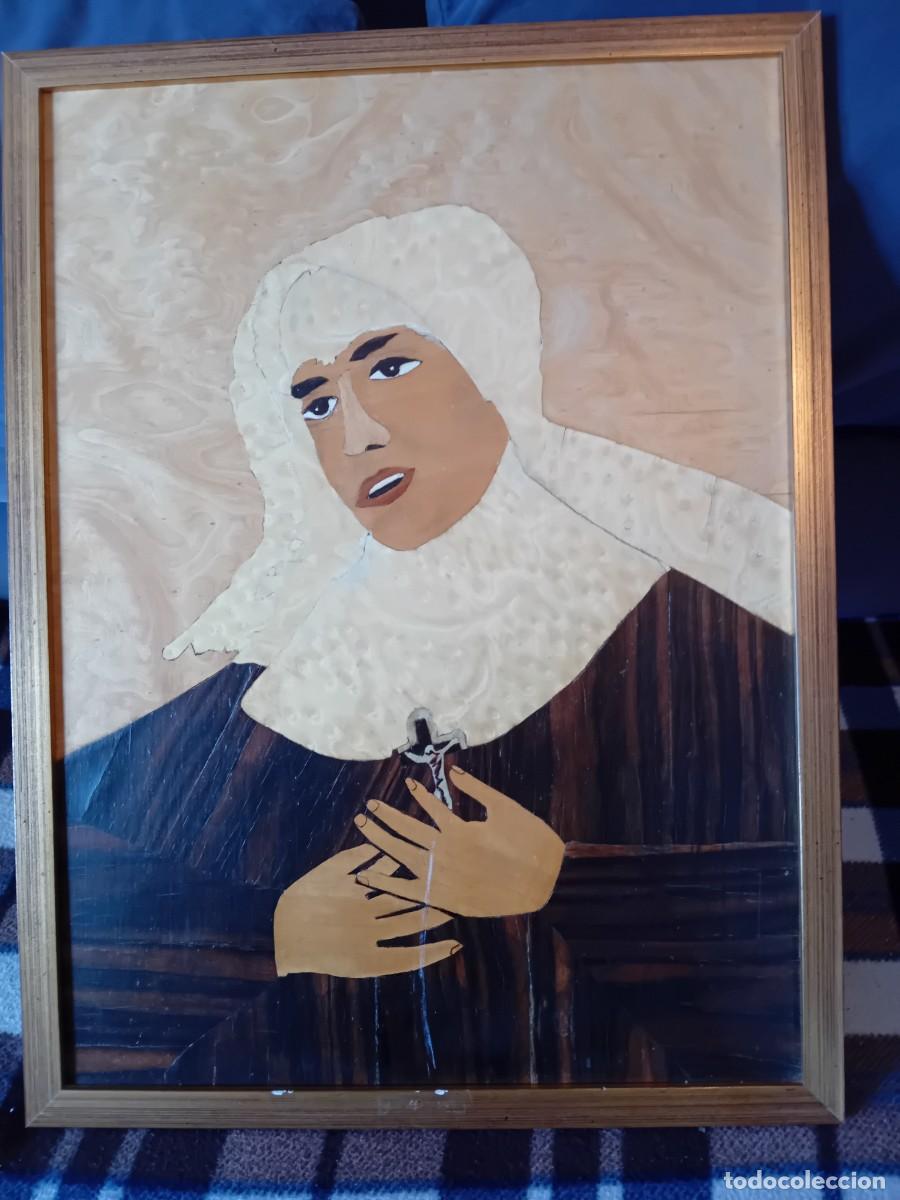 Arte: Monja taracea con distintos tipos de maderas - Foto 1
