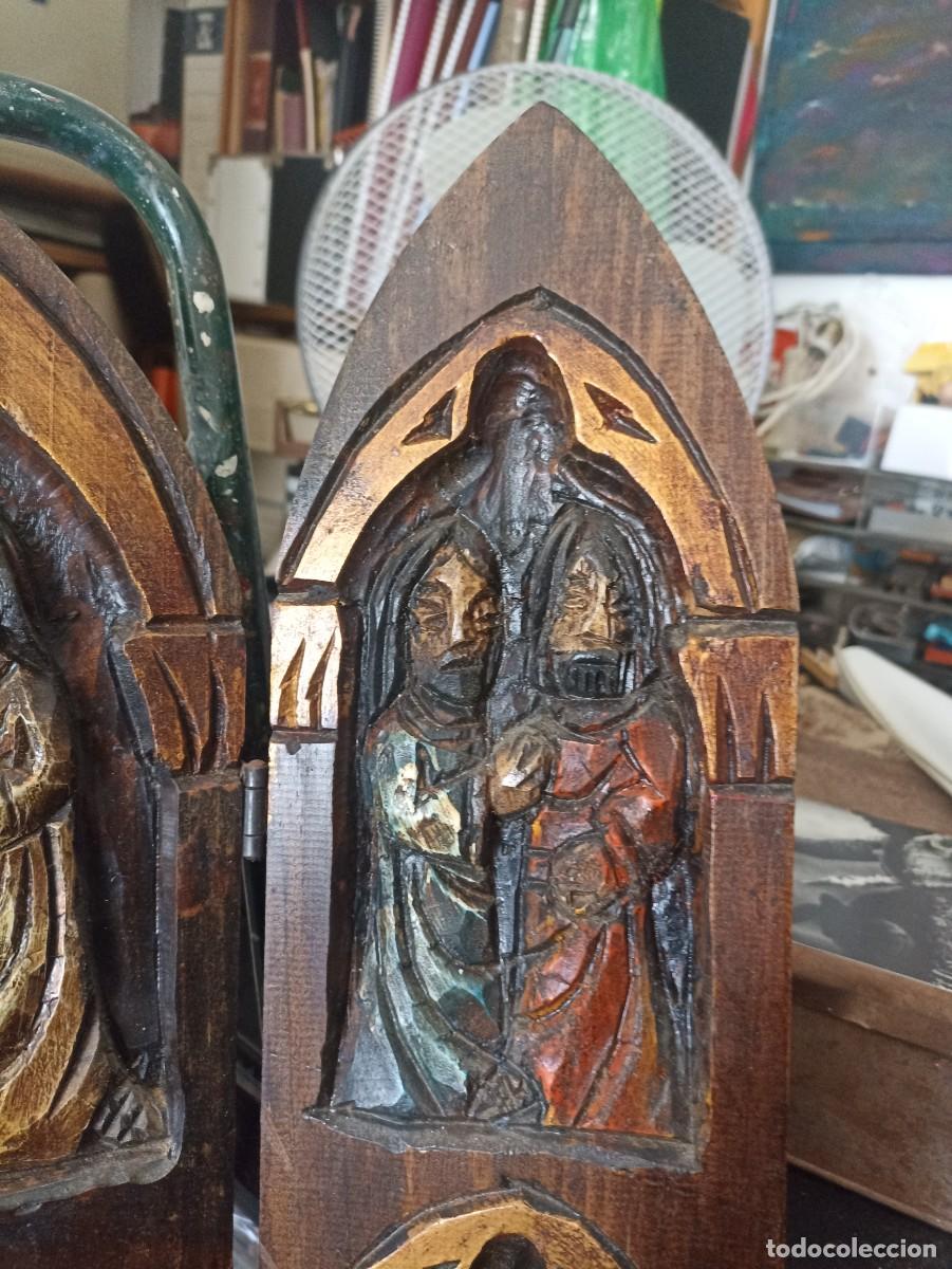 Arte: Retablo tr&iacute;ptico. Madera tallada policromada. - Foto 4