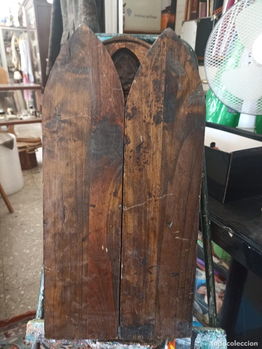 Arte: Retablo tr&iacute;ptico. Madera tallada policromada. - Foto 8