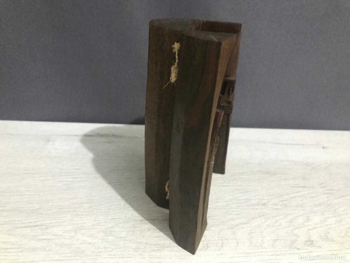 Arte: Tr&iacute;ptico religioso tallado en madera - Foto 4