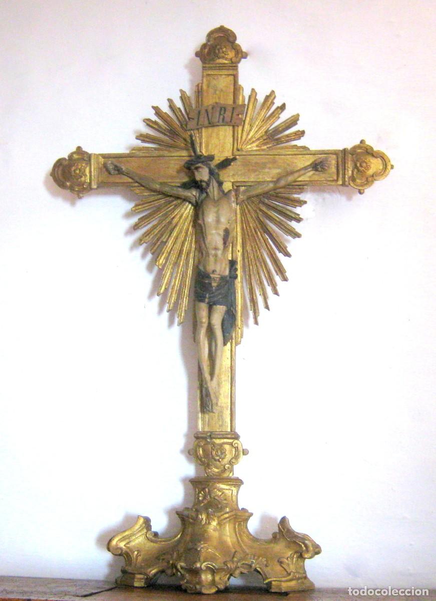Arte: 115 cm - Impresionante Cristo Triunfante Crucifijo de Capilla Altar - talla madera s.XVIII XVII
