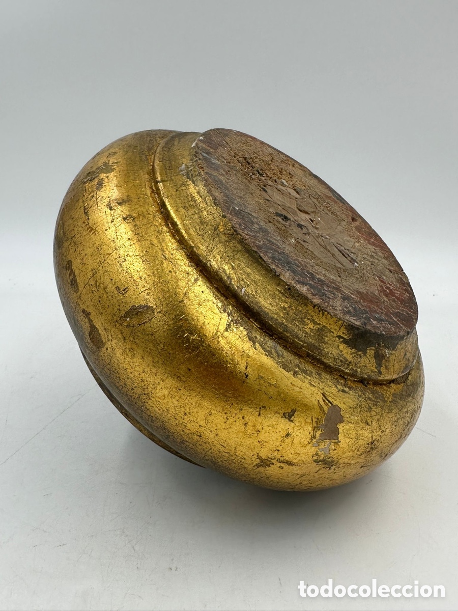 Arte: Peana de madera policromada dorada. - Foto 3