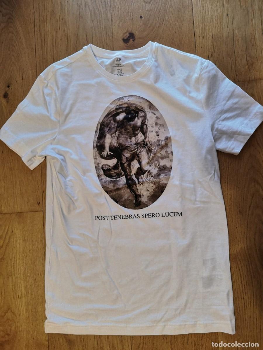 Arte: camiseta Post Tenebras Spero Lucem - Foto 5