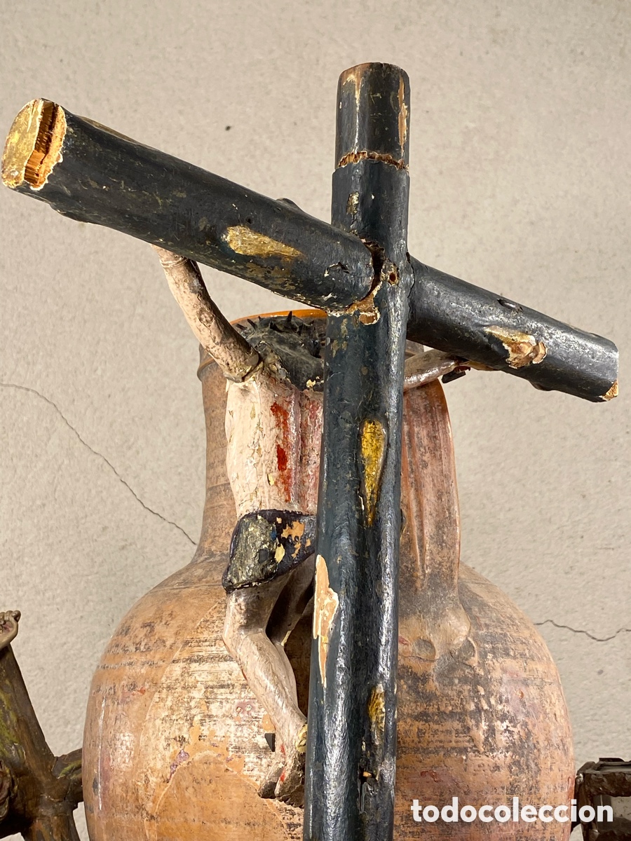 Arte: Crucifijo de madera tallada, s.XVIII. Talla policromada Cristo crucificado. Escultura arte sacro