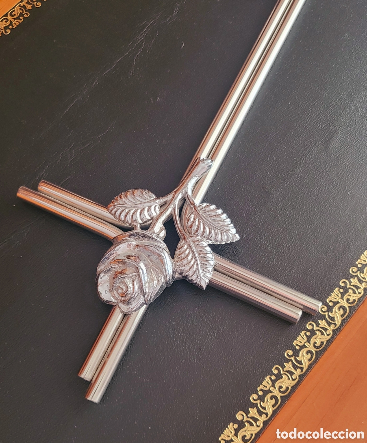 Arte: Cruz decorativa con rosa - Foto 4