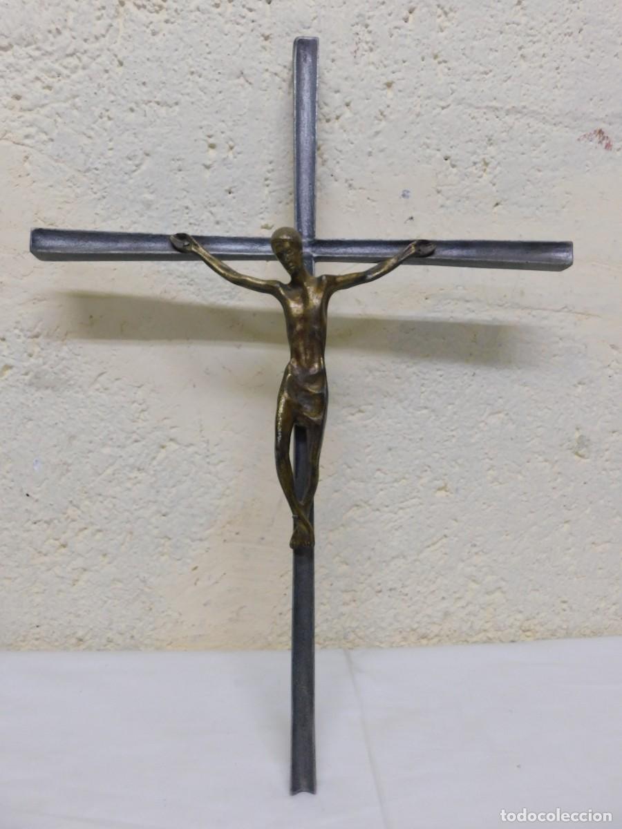 Arte: CRUCIFIJO DE BRONCE - JOAN MAYN&Eacute; - Foto 1