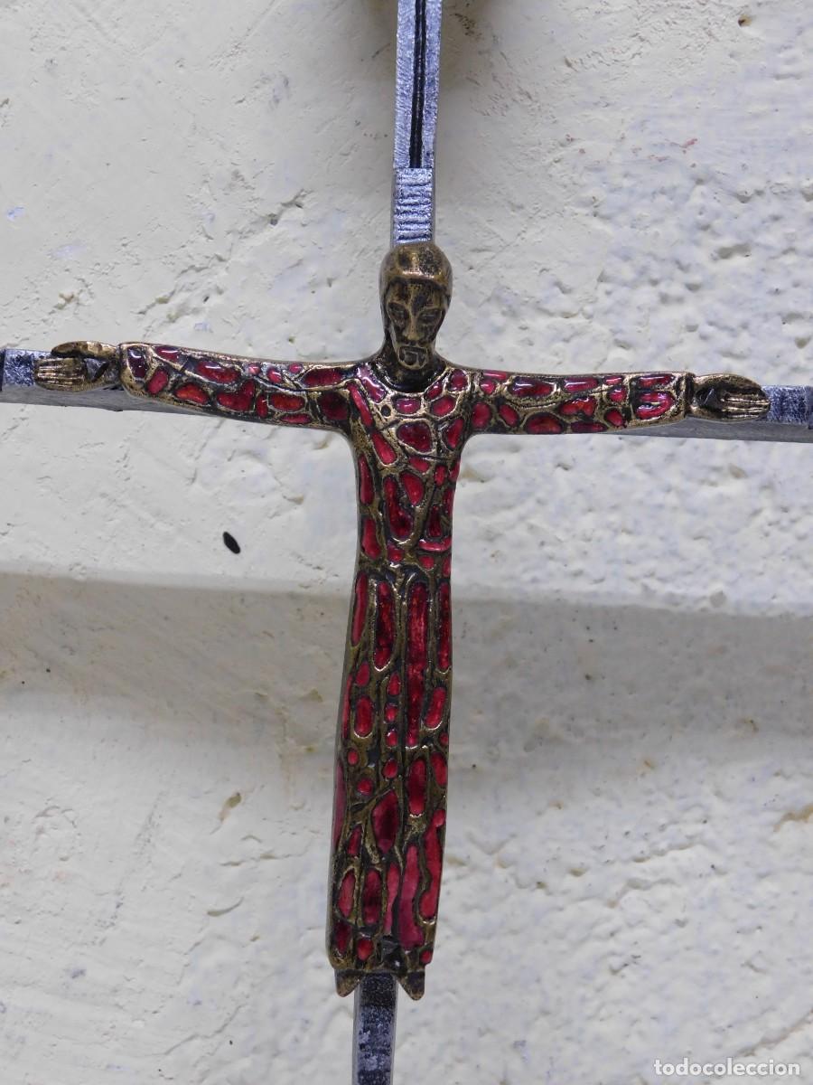 Arte: CRUCIFIJO DE BRONCE - JOAN MAYN&Eacute; - Foto 2