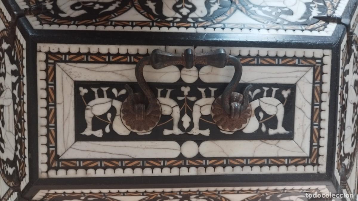 Arte: Cofre de los Halconeros - Foto 2
