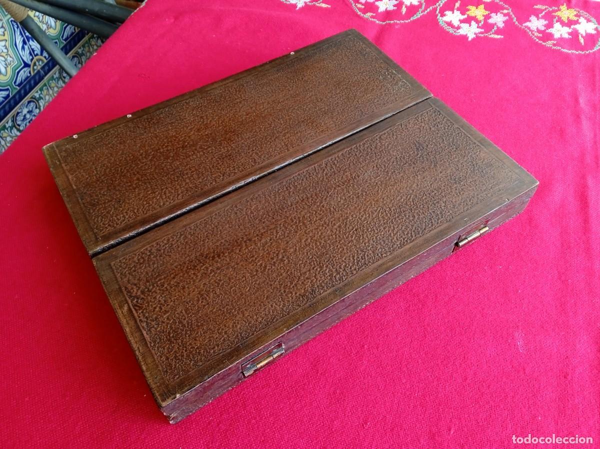 Arte: Tr&iacute;ptico retablo antiguo religioso de madera - Foto 3
