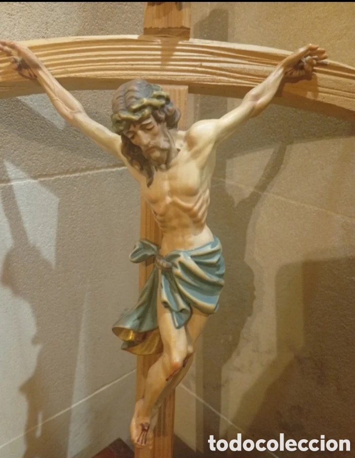 Arte: Talla policromada de crucificado - Foto 1