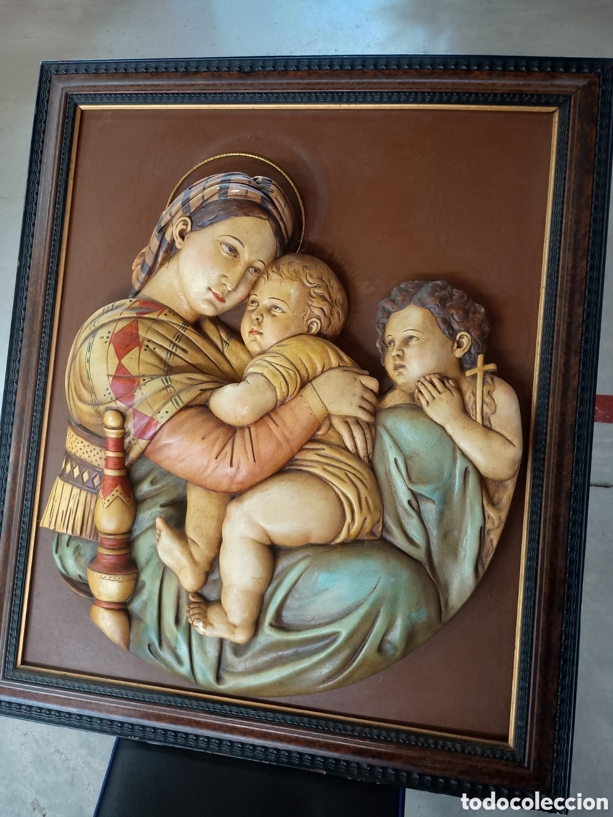 Arte: Virgen con ni&ntilde;o relieve retablo - Foto 1