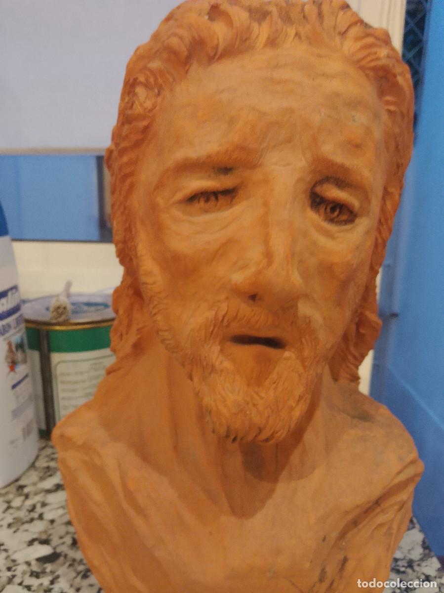 Arte: escultura en forma de busto que representa a Jesucristo, com&uacute;nmente utilizada como objeto devoci&oacute;n - Foto 2