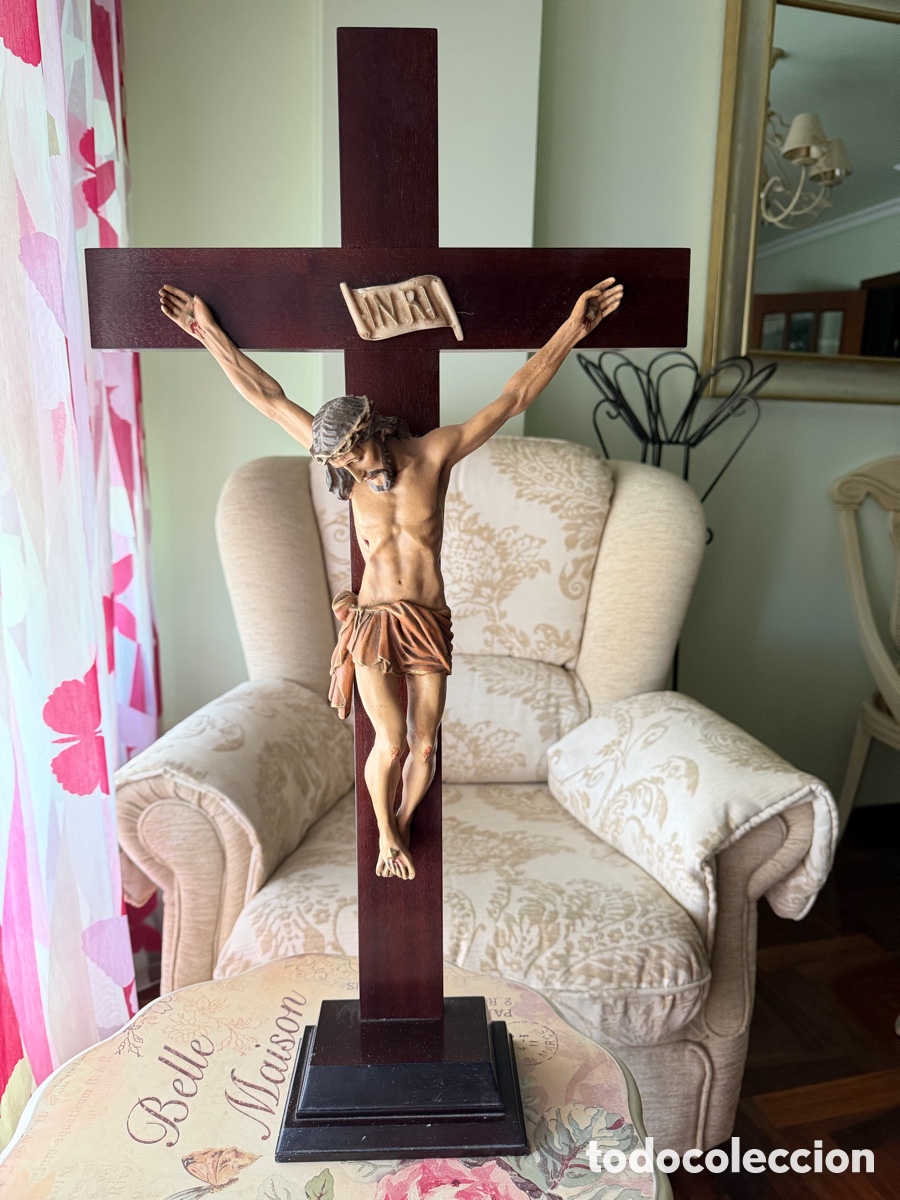 Arte: Cruz de madera con Jes&uacute;s - Foto 1