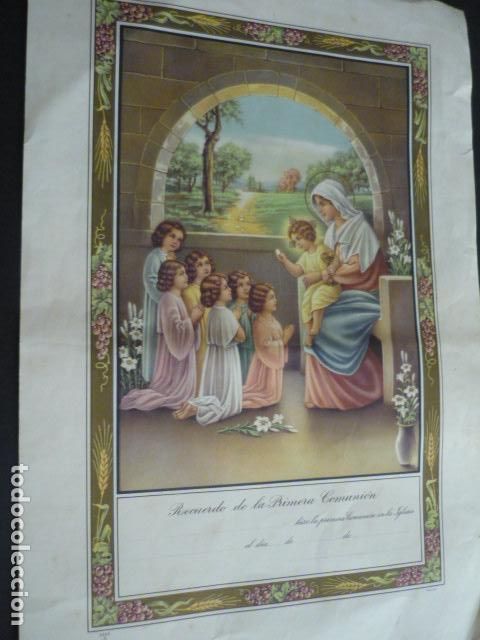 Art: LA VIRGEN CON EL NI&Ntilde;O JESUS Y NI&Ntilde;OS RECIBIENDO PRIMERA COMUNION ANTIGUA CROMOLITOGRAFIA 39 X 26 CM