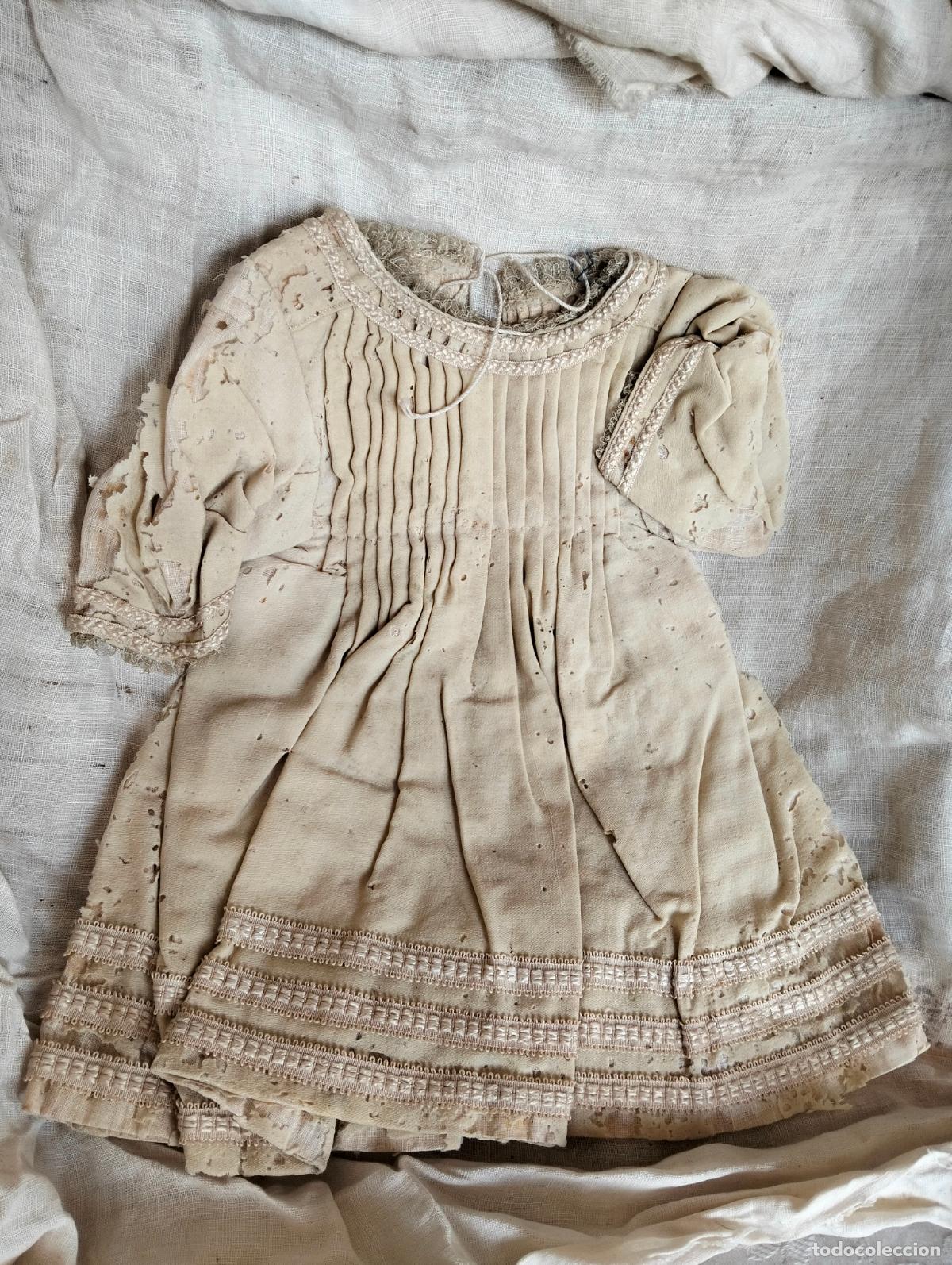 Arte: Antiguo vestido blanco de figura talla capipota cap-i-pota ni&ntilde;o Jes&uacute;s S.XIX seda hecho a mano