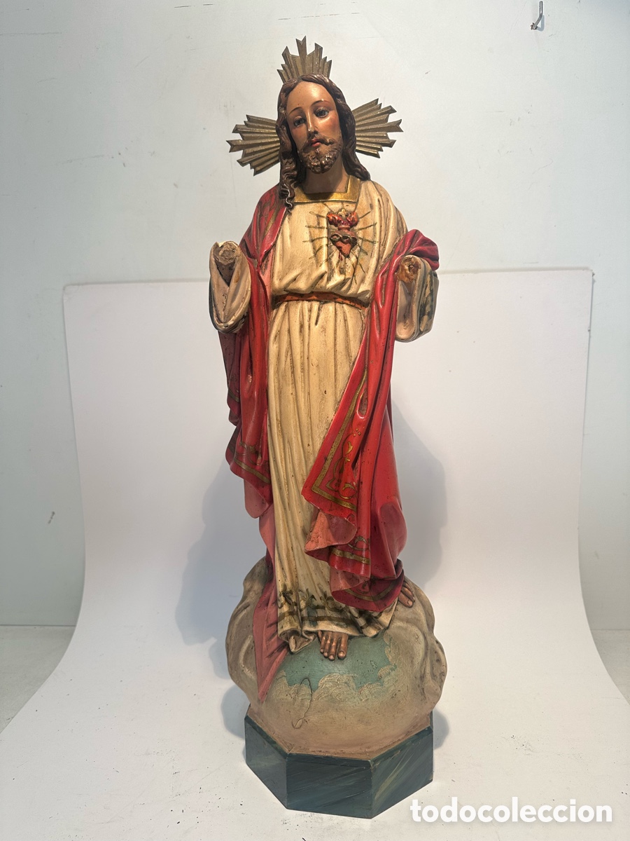 Arte: ANTIGUO SAGRADO CORAZON DE JESUS DE ESTUCO Y OJOS DE CRISTAL. SELLO OLOT. 55CM.