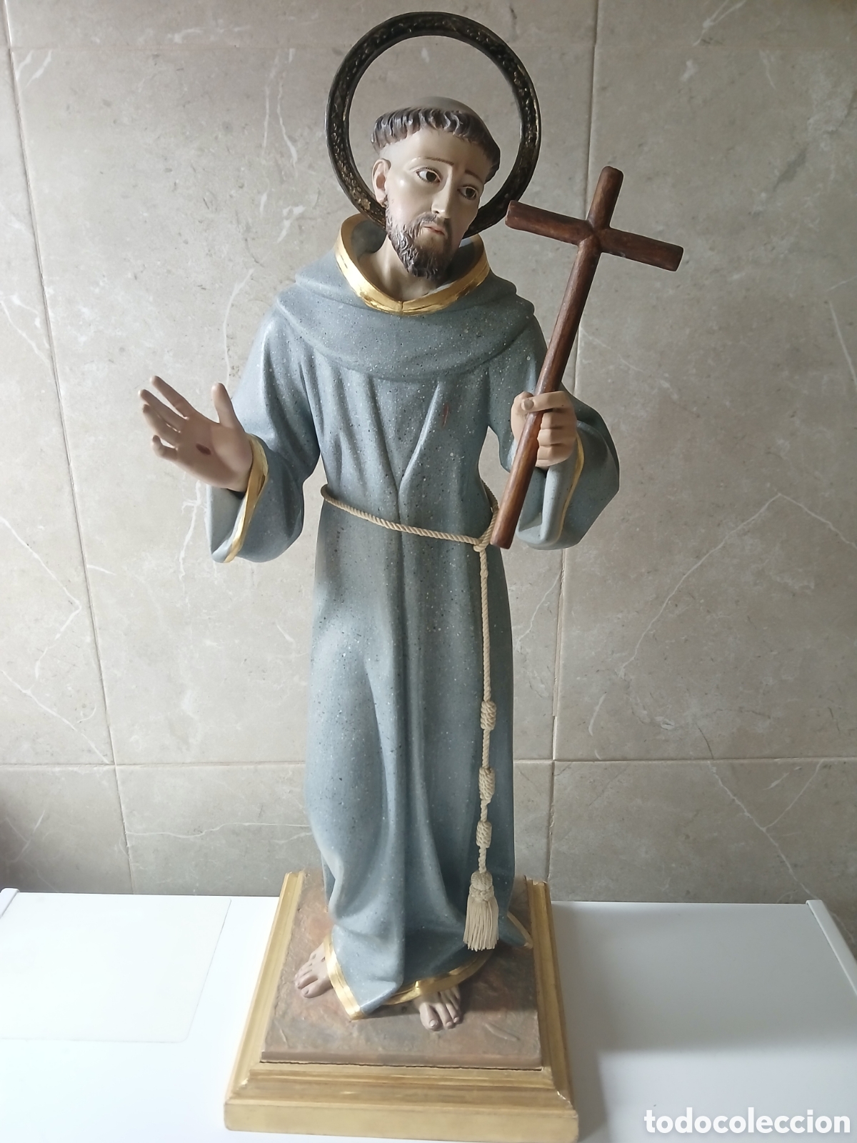 Arte: SAN FRANCISCO DE ASIS OLOT PASTA DE MADERA Y OJOS DE CRISTAL 47 CM.