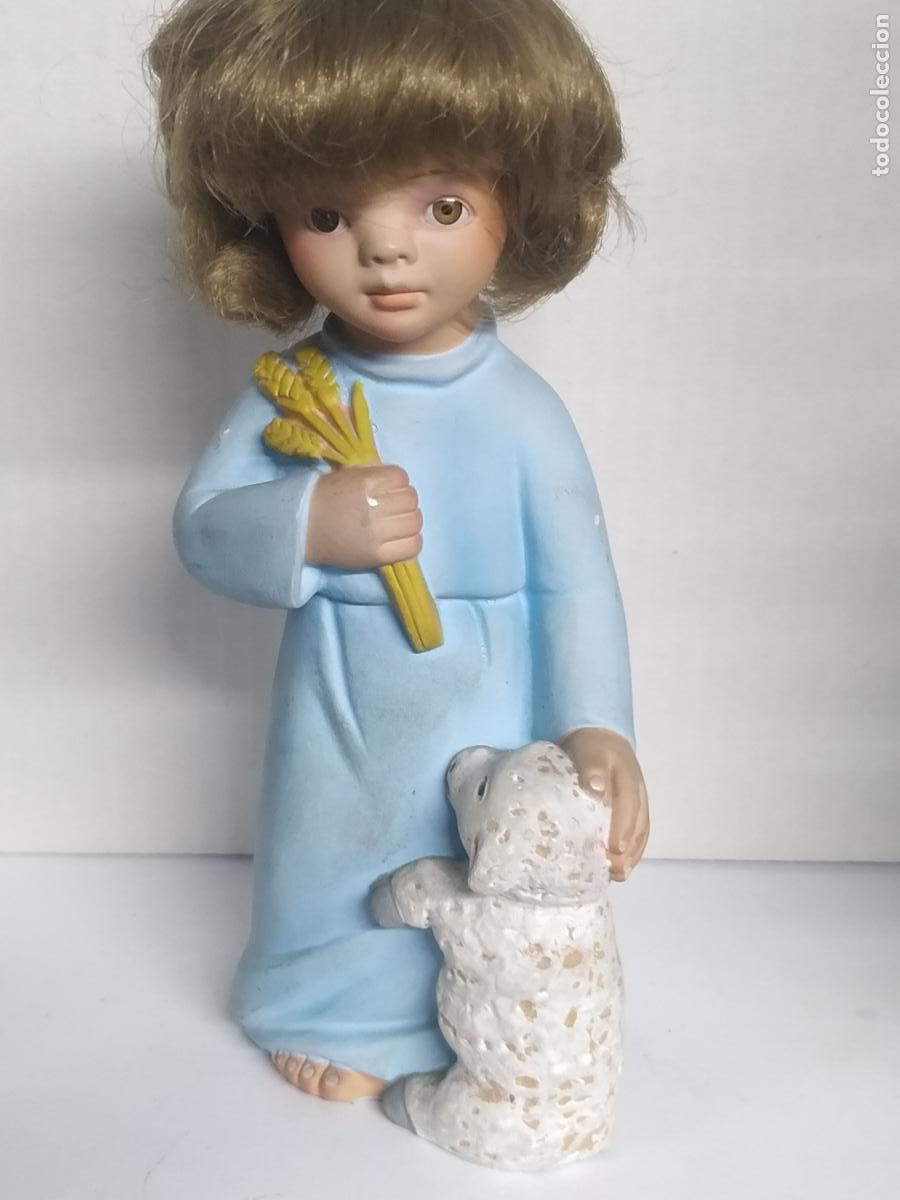 Arte: Figura Ni&ntilde;o Jes&uacute;s como Buen Pastor con espigas oveja en estuco policromado