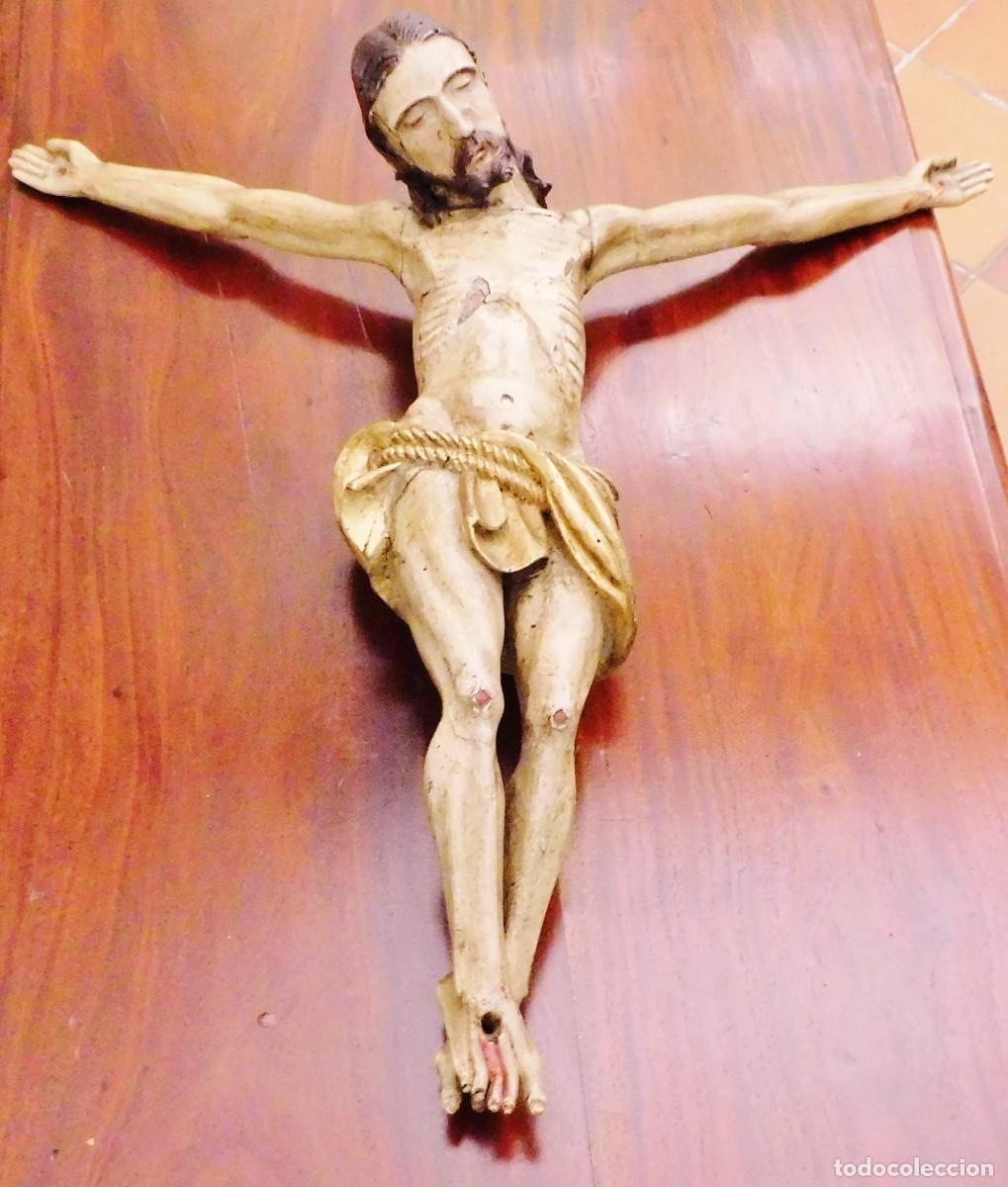 Arte: CRISTO CRUCIFICADO EN MADERA TALLADA Y POLICROMADA. ESCUELA ESPA&Ntilde;OLA SIGLOS XVII-XVIII