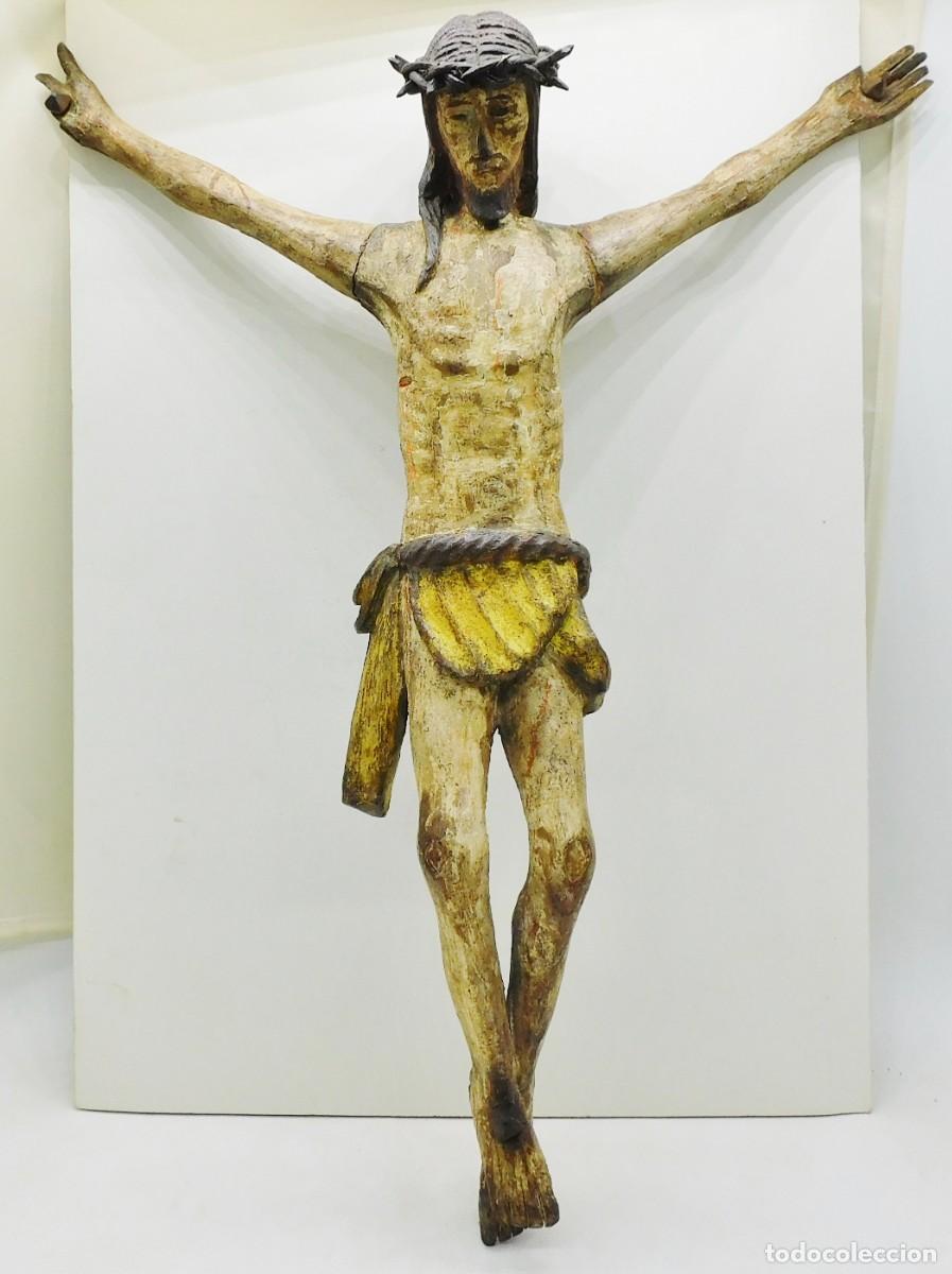 Arte: CRISTO CRUCIFICADO EN MADERA TALLADA Y POLICROMADA. ESCUELA GALLEGA SIGLO XVI