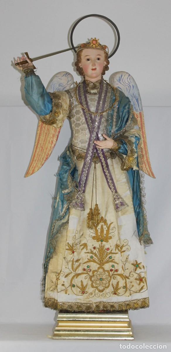 Arte: San Miguel Arc&aacute;ngel. Escultura cap y pota vestida. Siglo XIX. Gran formato