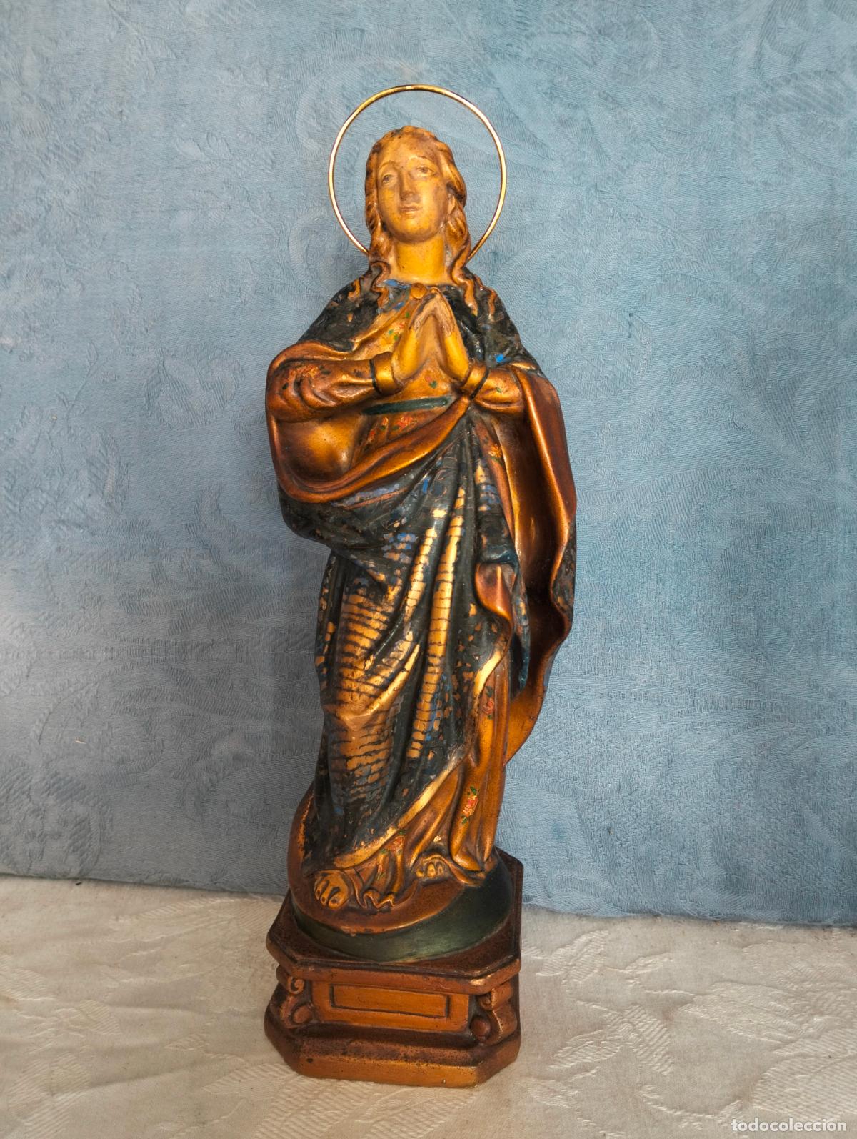 Arte: Figura religiosa Virgen Maria Inmaculada de escayola con policrom&iacute;a de pan de oro de los a&ntilde;os 50-60