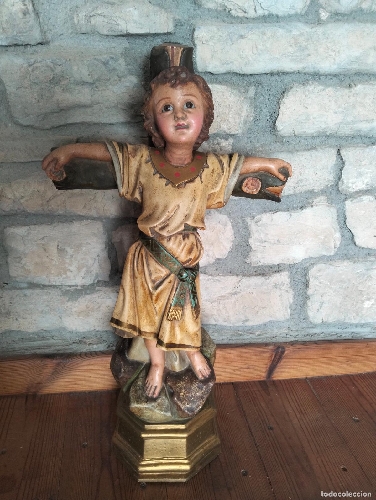 Arte: Figura religiosa ni&ntilde;o Jes&uacute;s en la cruz de escayola policromada ojos de cristal de los a&ntilde;os 30-40