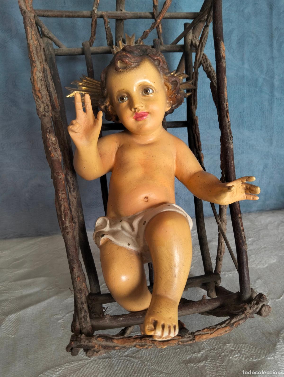 Arte: Figura religiosa ni&ntilde;o Jes&uacute;s en su cuna de escayola policromada ojos de cristal Sarca a&ntilde;os 50-60