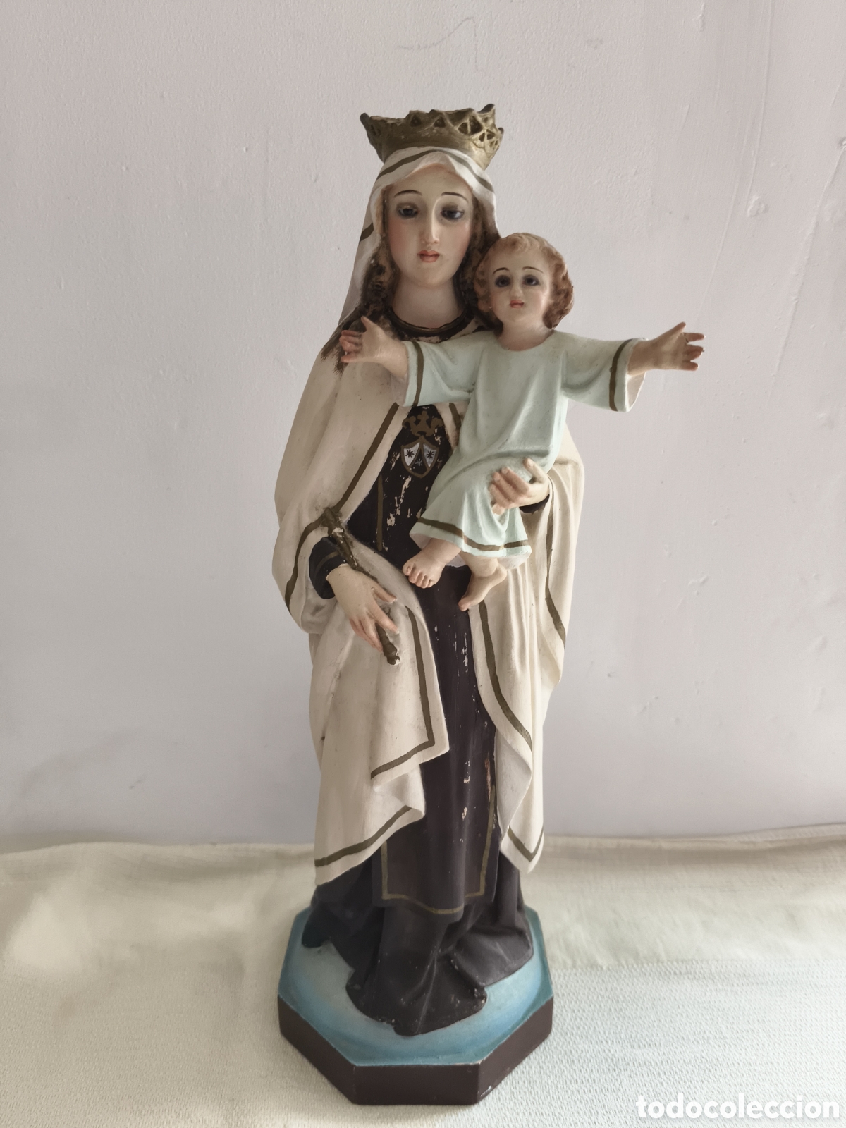 Arte: Antigua imagen de la Virgen con el ni&ntilde;o de Olot La Virgen Del Carmen