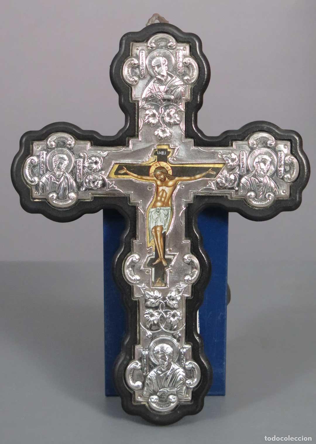 Arte: CRUZ BIZANTINA. RIZA DE PLATA. PINTADO A MANO. 950MM SIGLO XX