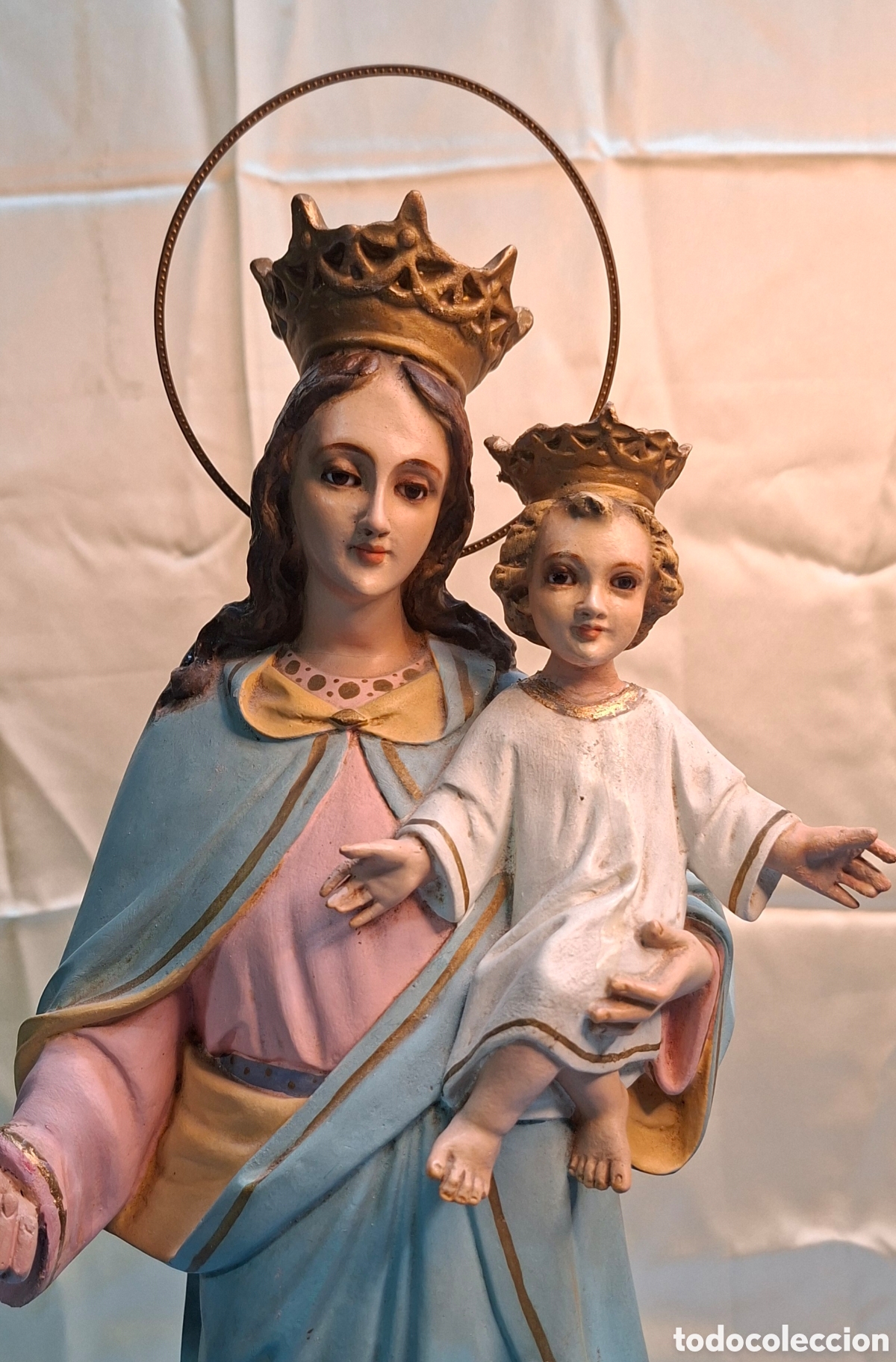 Arte: Mar&iacute;a Auxiliadora en yeso de Olot Siglo XX