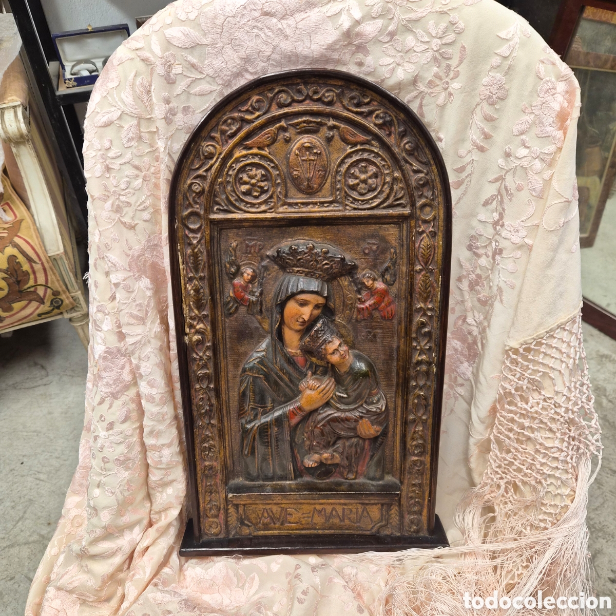 Arte: Antiguo retablo de madera tallada Ave Mar&iacute;a Virgen con Ni&ntilde;o Jesus