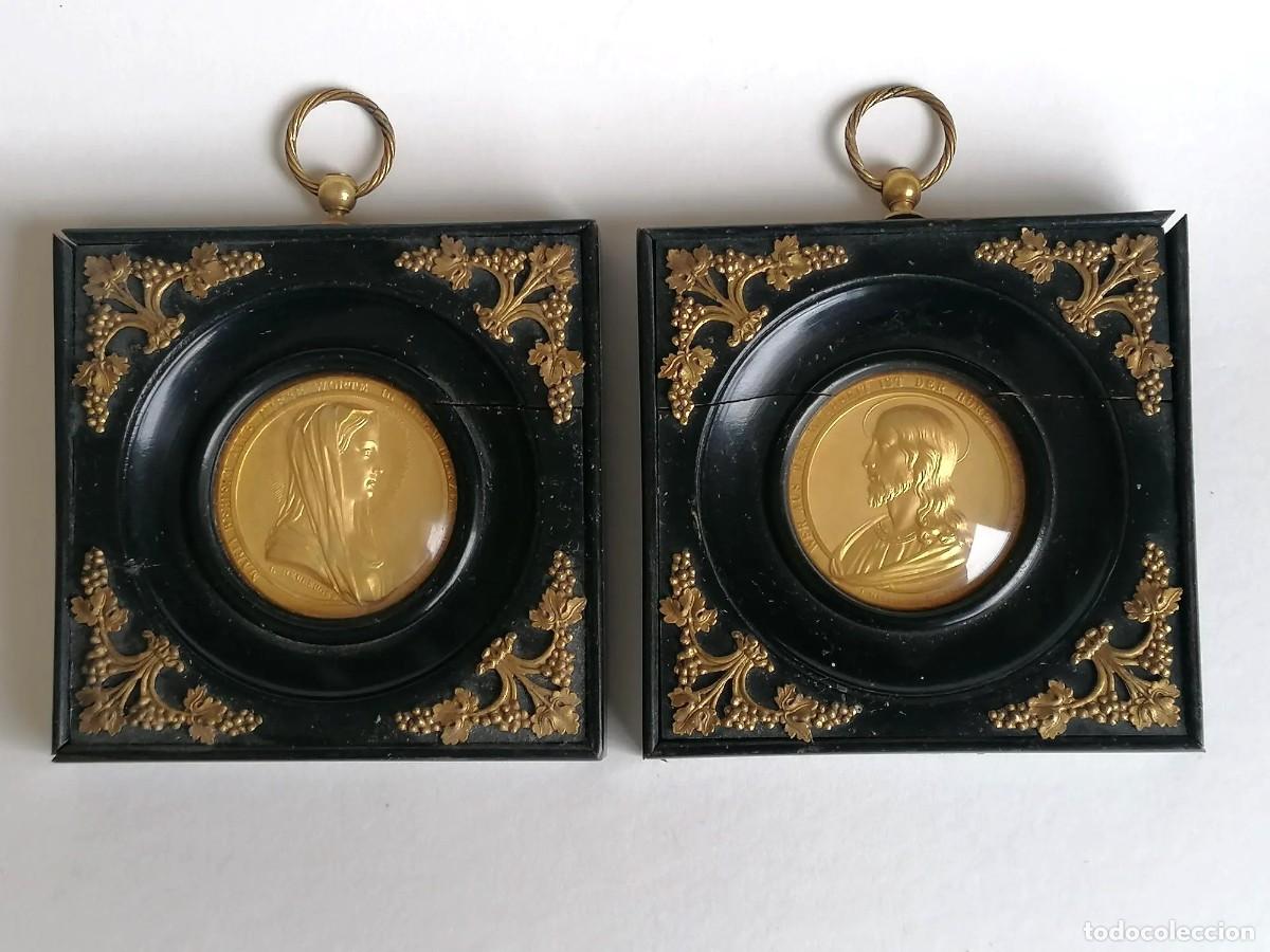 Arte: Un par de (2) retratos religiosos antiguos en miniatura dorados