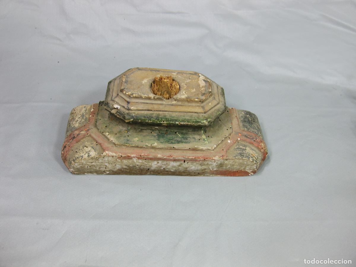 Arte: ANTIGUA BASE DE CRUCIFIJO EN MADERA TALLADA