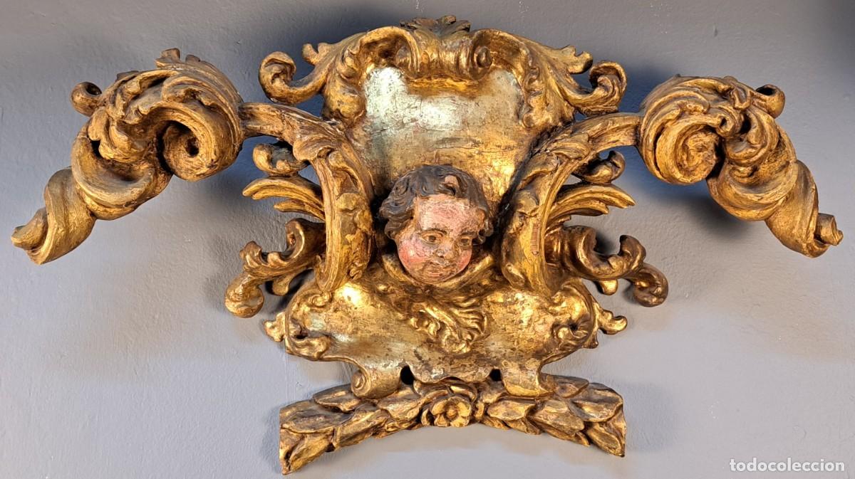 Arte: Capitel de retablo barroco (s. XVII&ndash;XVIII) Madera tallada y dorada