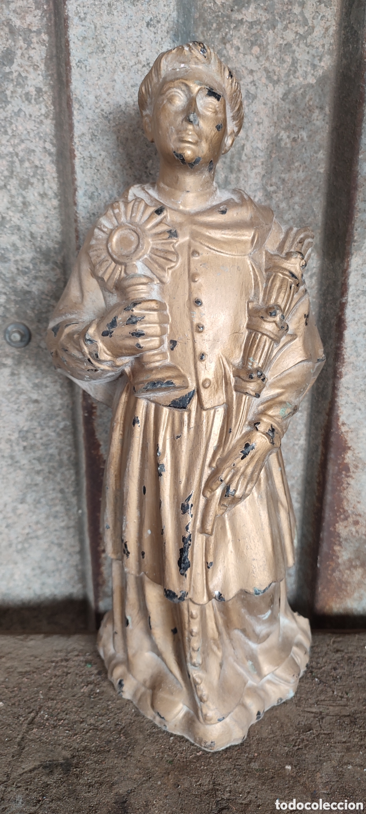 Arte: Muy antigua escultura de San Ram&oacute;n Nonato en estuco y pintada en lo que parece ser pan de oro.