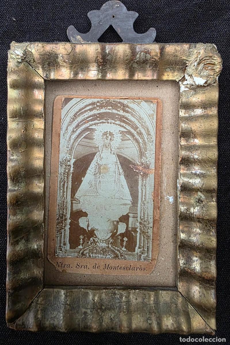 Arte: Antiguo cuadro religioso Virgen Ntra. Sra. de Montesclaros con marco dorado 16x10 cm