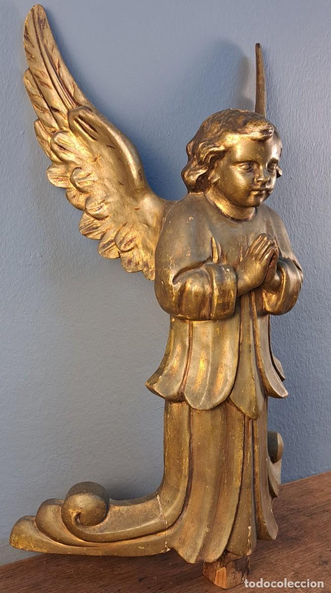 Arte: &Aacute;ngel de talla, pieza de Retablo del siglo XVIII&ndash;XIX mide 56 cm
