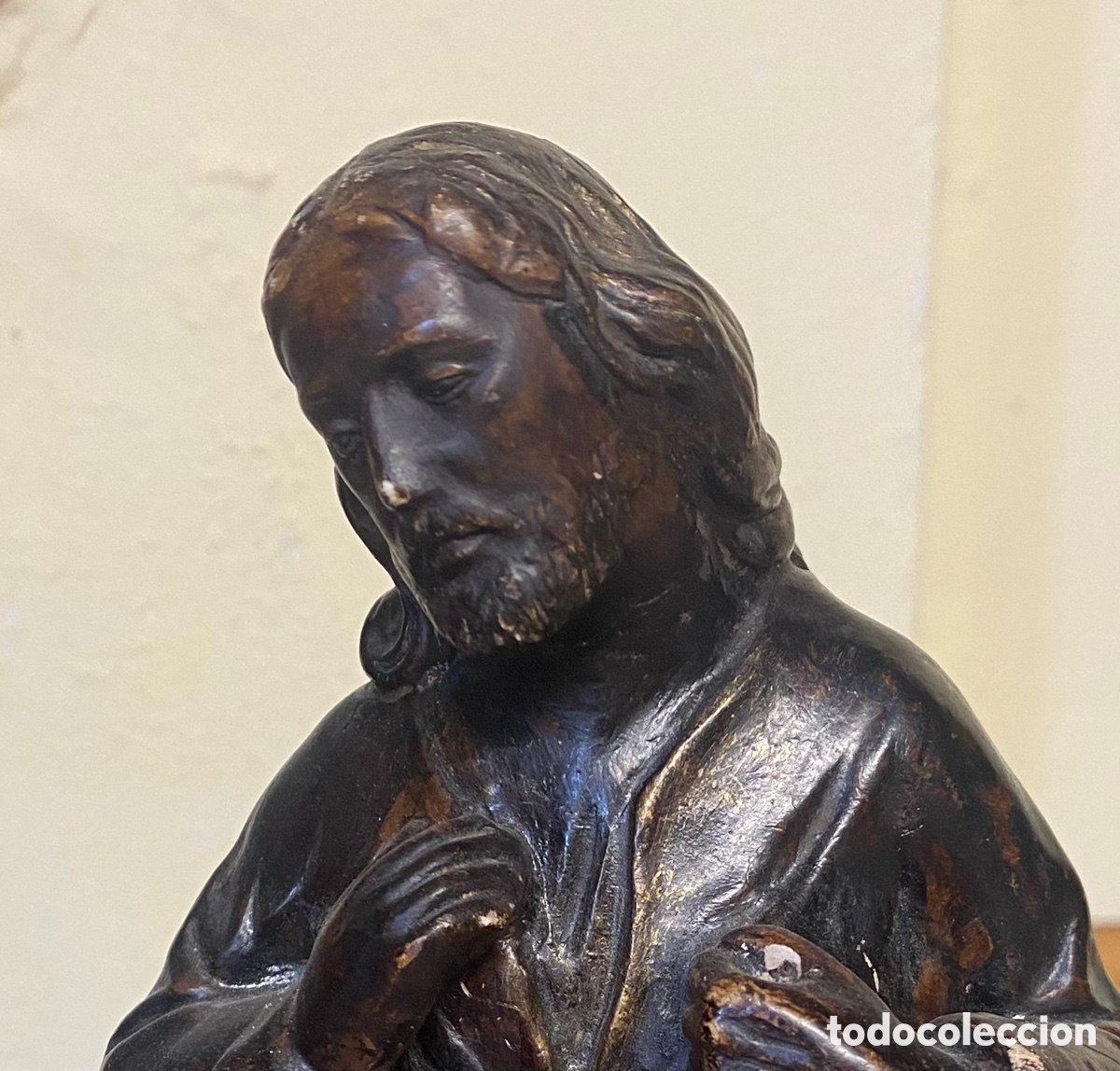 Arte: Escultura figura de Jes&uacute;s con tunica de escayola estuco