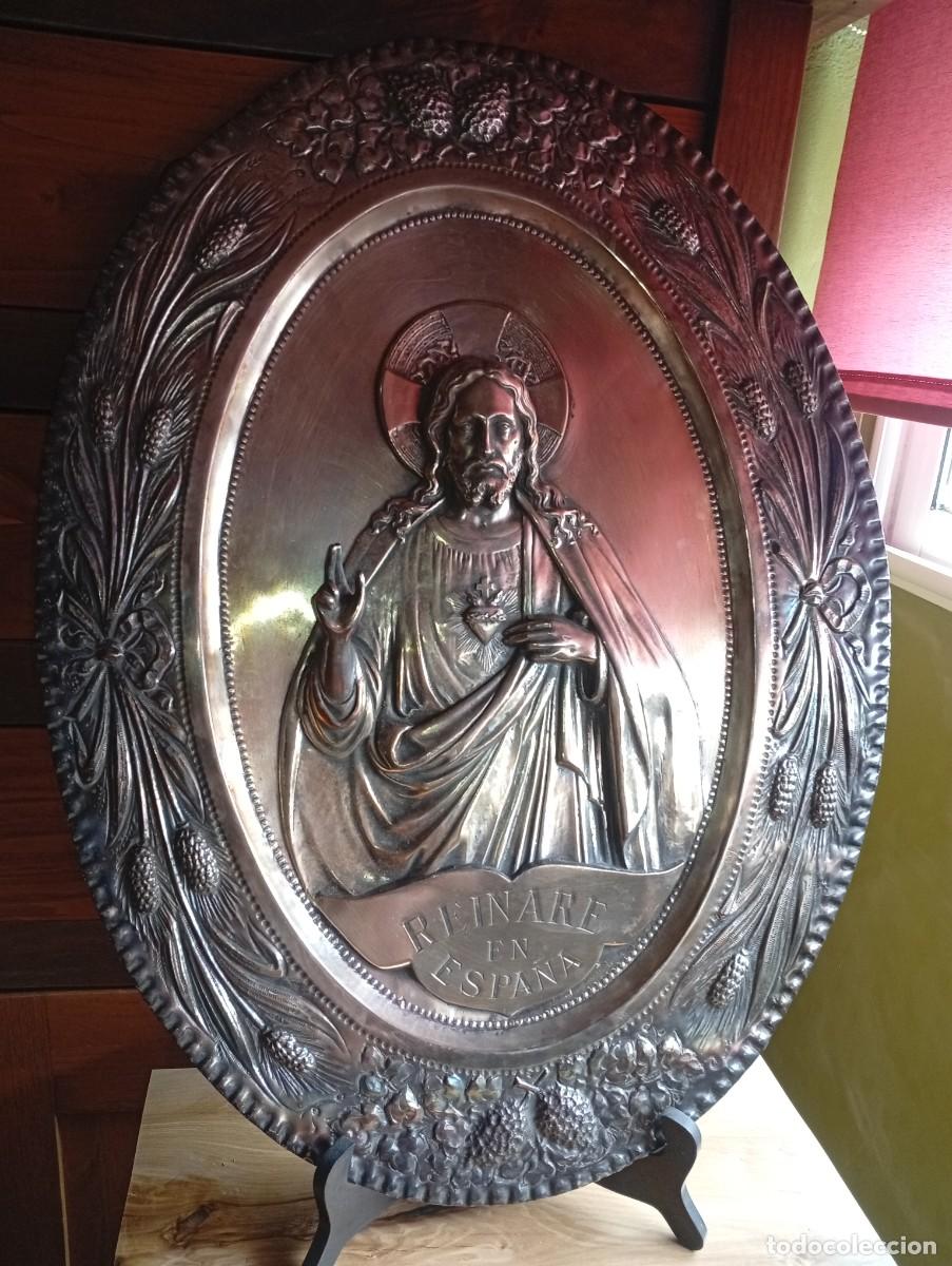 Arte: Enorme placa imagen Sagrado Corazon de Jes&uacute;s Reinare en Espa&ntilde;a en relieve detente Guerra civil
