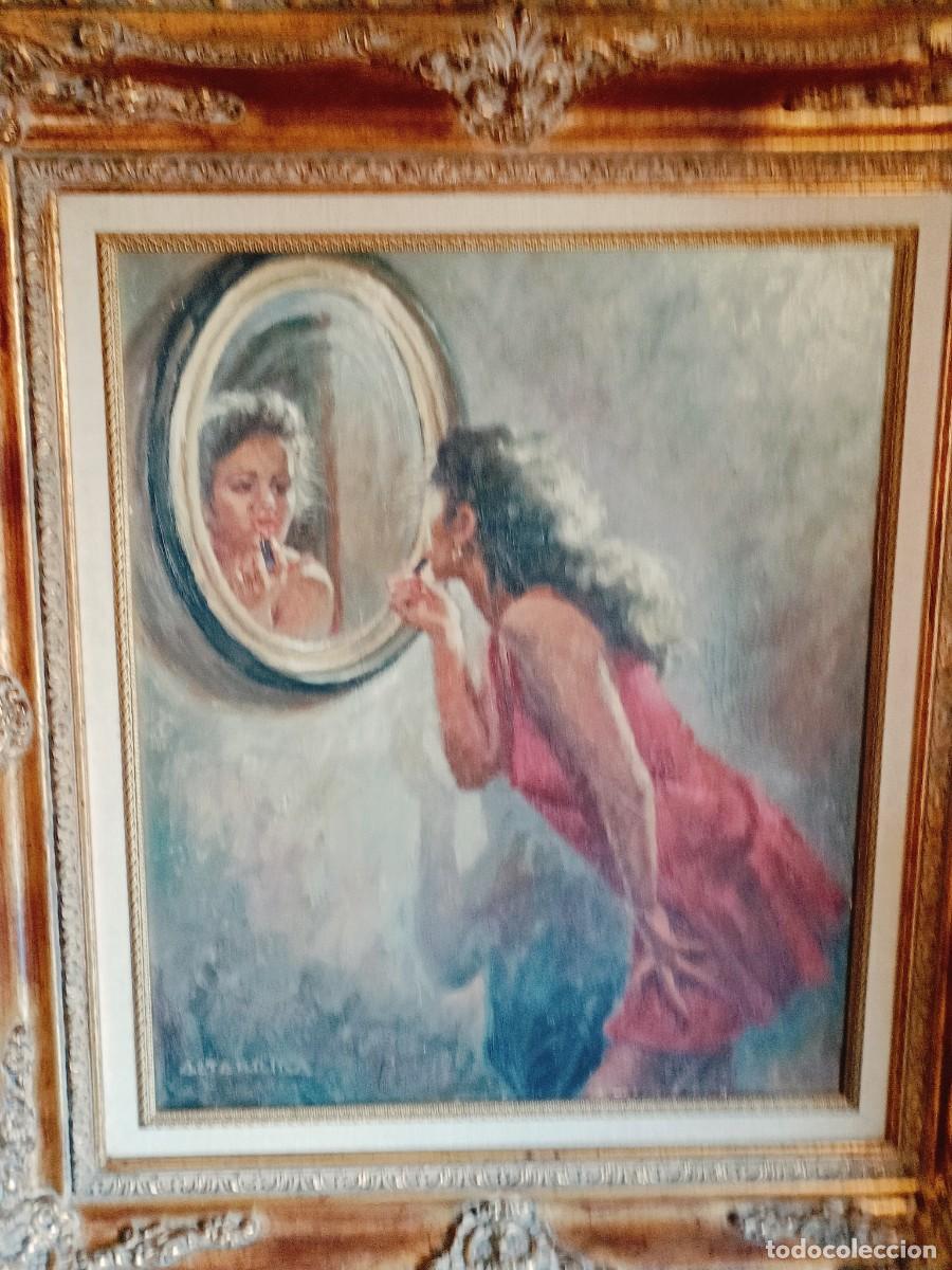 Arte: Mujer maquillandose al espejo