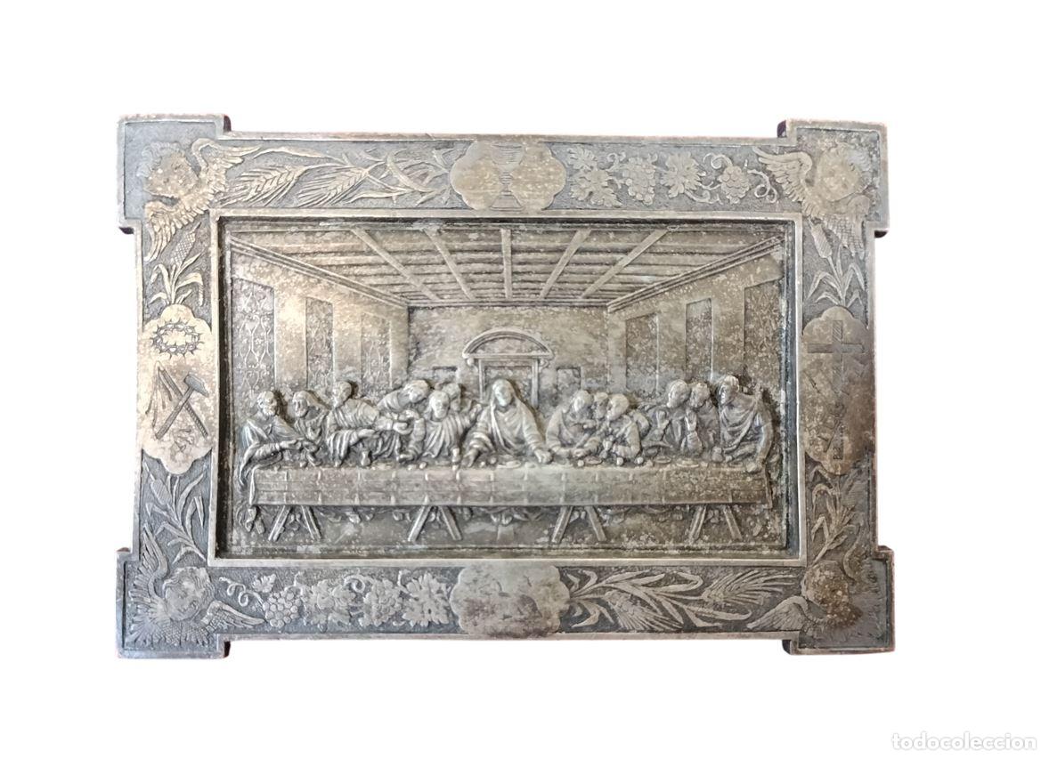 Arte: LA &Uacute;LTIMA CENA. SIGUIENDO MODELOS RENACENTISTAS. METAL CINCELADO Y BA&Ntilde;ADO EN PLATA. SIGLO XIX
