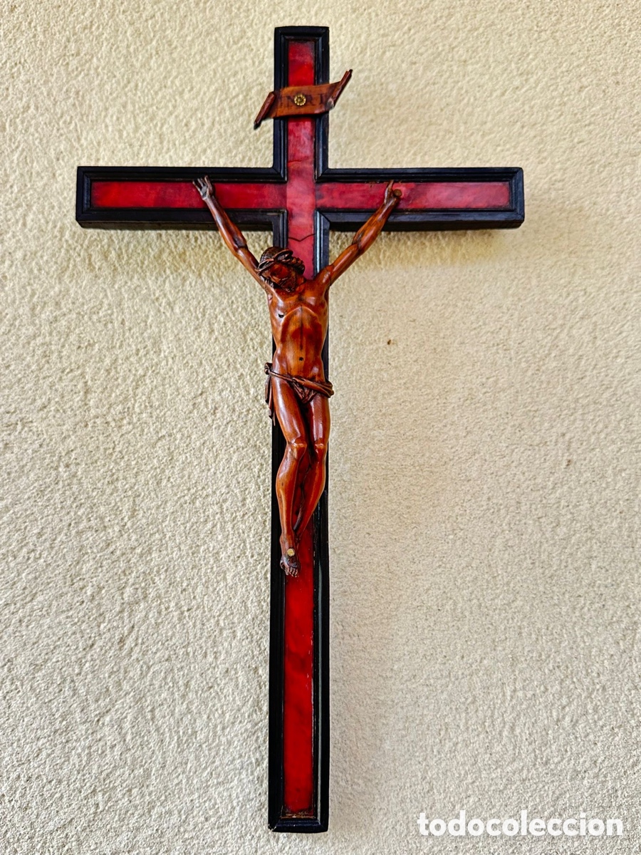 Arte: Antigua talla de Cristo en la Cruz - Siglo XVII. Madera de Boj.