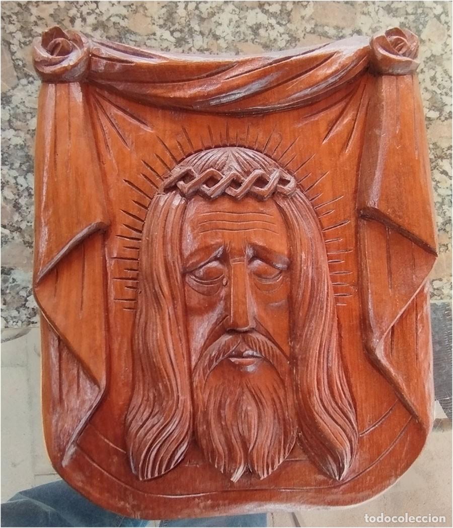 Arte: SANTA FAZ TALLA SOBRE TABLA DE MADERA MIDE 32/28/3 CM