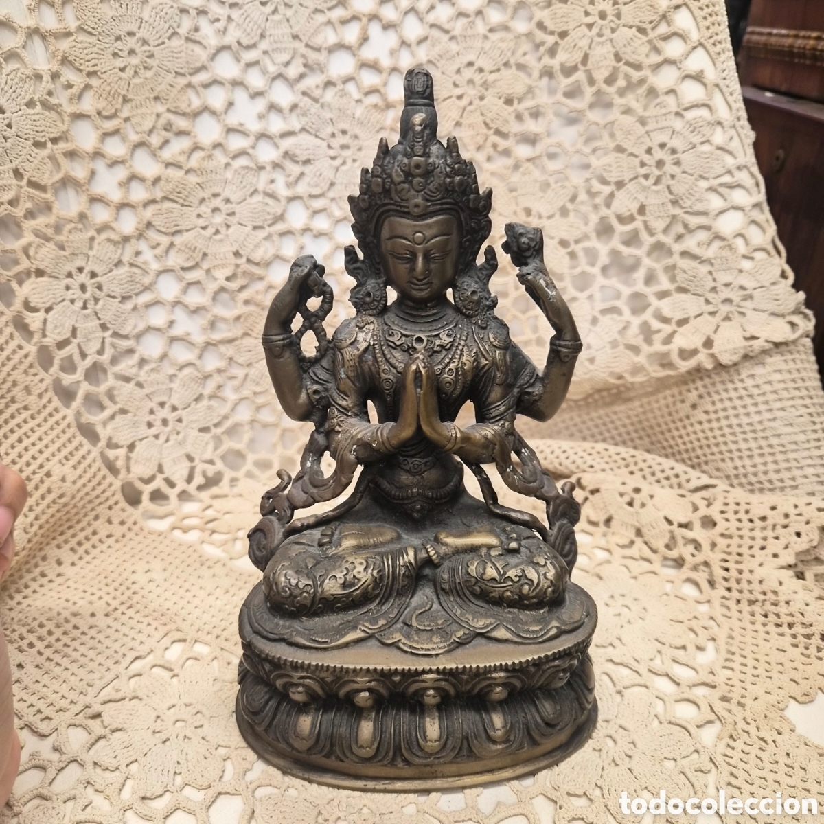 Arte: Escultura Oriental Antigua de Bronce Avalokiteshvara el bodhisattva de la compasi&oacute;n en Loto
