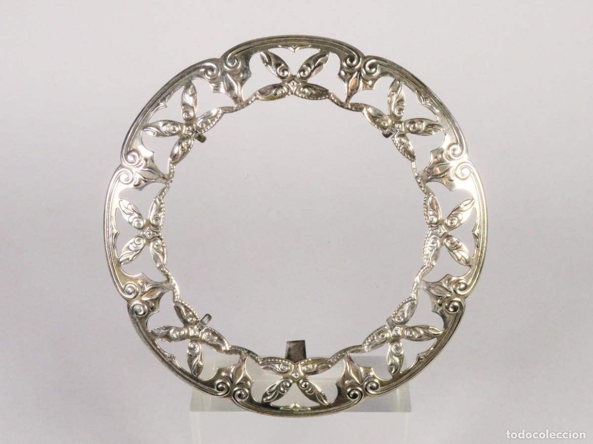 Arte: Corona resplandor de metal plateado siglo XX